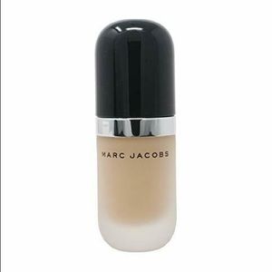 Marc Jacobs remarcable foundation 12 ivory